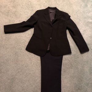 Dark navy pant suit, lined. Business suit.